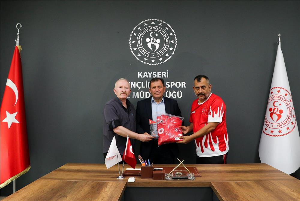 Şampiyon sporculardan Kabakcı’ya ziyaret