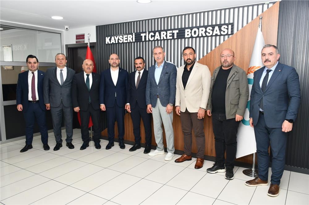 Sivas heyeti, Türkiye'nin yeni nesil tarım modelini yerinde inceledi Sivas heyeti, Türkiye'nin yeni nesil tarım modelini yerinde inceledi