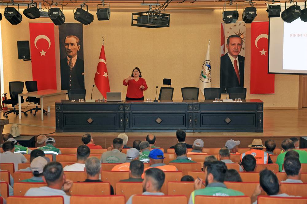 Talas Belediyesi personeline 'KKKA ve Sağlıklı Yaşam' eğitimi Talas Belediyesi personeline 'KKKA ve Sağlıklı Yaşam' eğitimi