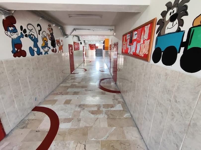 Tayini çıkan okul müdüründen örnek davranış Tayini çıkan okul müdüründen örnek davranış