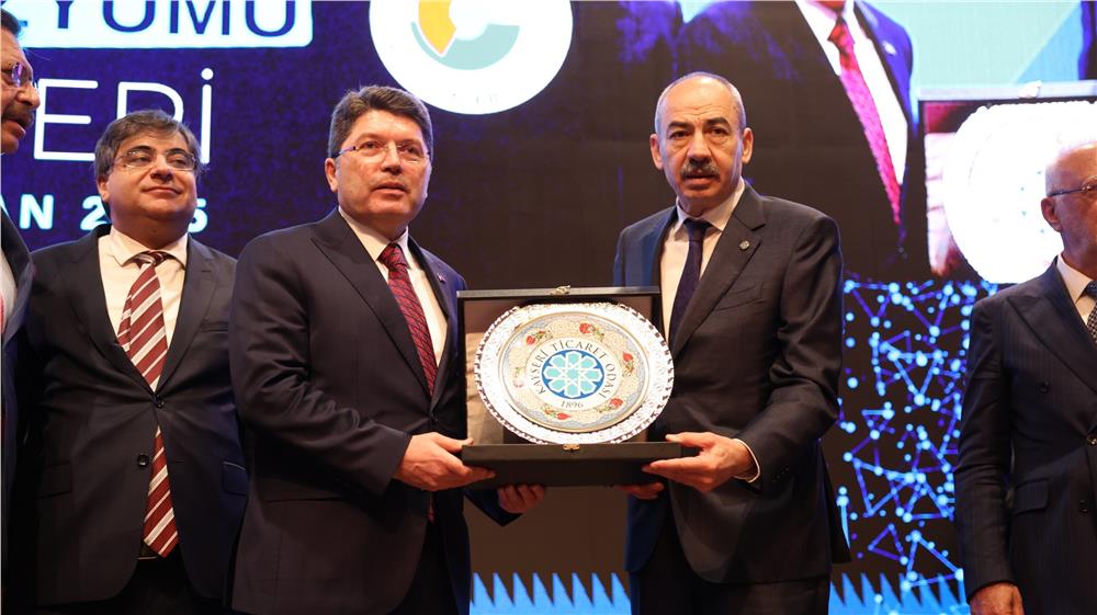 Ticaretin kanunlarının yazıldığı Kayseri'de düzenlenen 4.Yargı ve İş Dünyası Sempozyumuna yoğun ilgi Ticaretin kanunlarının yazıldığı Kayseri'de düzenlenen 4.Yargı ve İş Dünyası Sempozyumuna yoğun ilgi