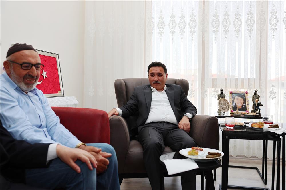 Vali Çiçek'ten Şehit Kübra Doğanay’ın Ailesine Ziyaret Vali Çiçek'ten Şehit Kübra Doğanay’ın Ailesine Ziyaret