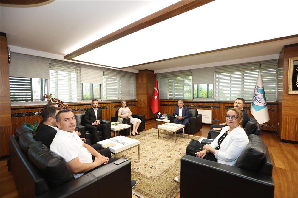 Başkan Büyükkılıç, Bilişim Akademisi’nin danışma kurulu üyeleri ile bir araya geldi Başkan Büyükkılıç, Bilişim Akademisi’nin danışma kurulu üyeleri ile bir araya geldi