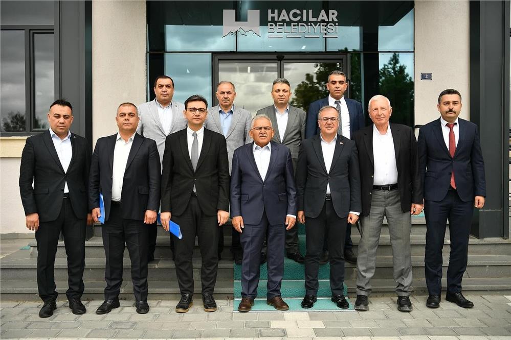 Başkan Büyükkılıç, ilçe belediyeleri yatırım toplantılarına Hacılar ile devam etti Başkan Büyükkılıç, ilçe belediyeleri yatırım toplantılarına Hacılar ile devam etti