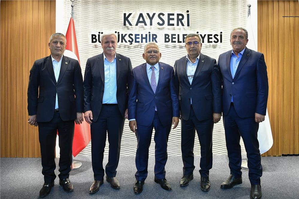 Başkan Büyükkılıç'tan 5 ilçe belediye başkanı ile ‘yatırım' zirvesi