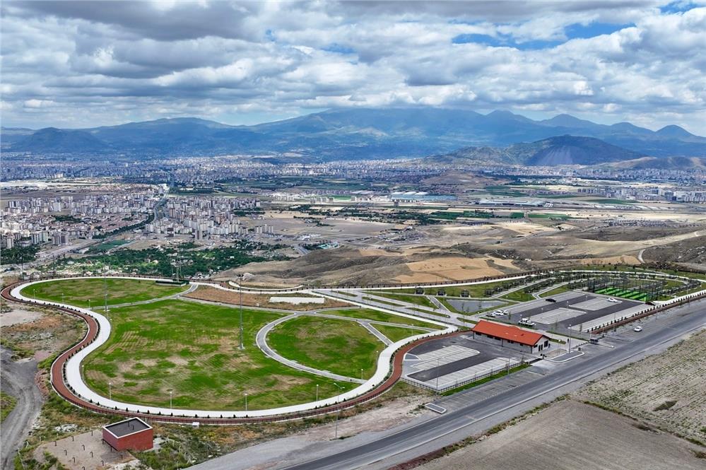 Başkan Çolakbayrakdar: En güzel şehir manzaralı millet bahçesi, herkesin yeni gözdesi oldu