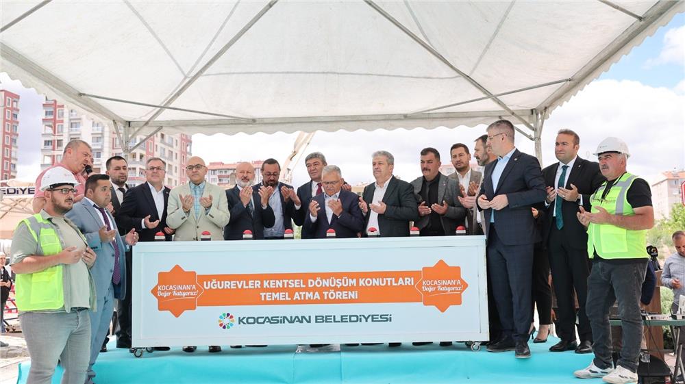 Başkan Çolakbayrakdar: Kentsel dönüşüme Kayseri usulü dokunuş: üç hizmet aynı anda hayata geçiyor Başkan Çolakbayrakdar: Kentsel dönüşüme Kayseri usulü dokunuş: üç hizmet aynı anda hayata geçiyor
