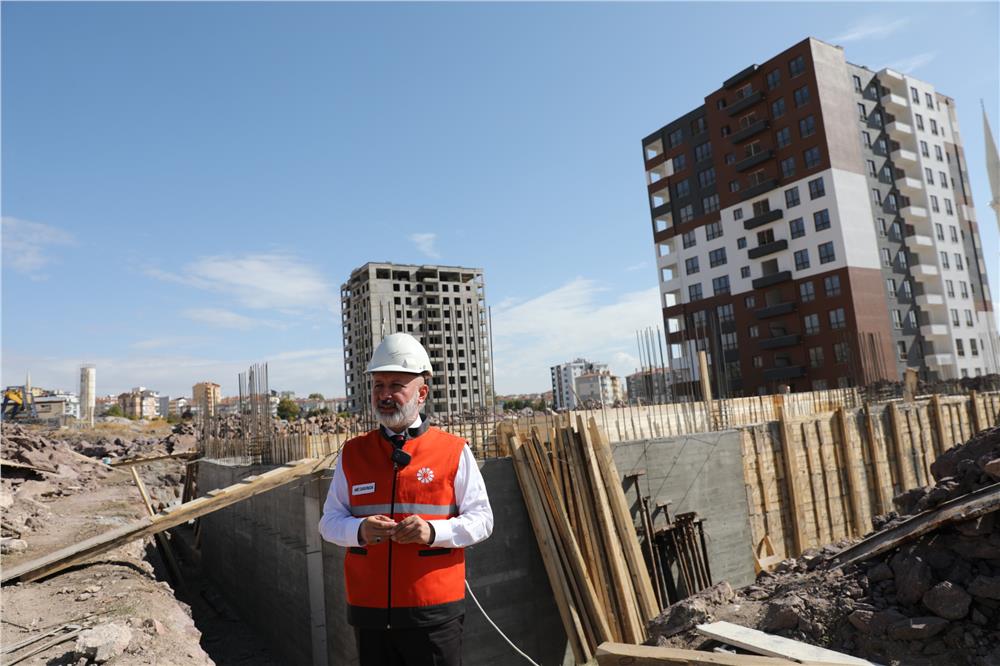 Başkan Çolakbayrakdar: Kentsel Dönüşümle İlçeye Yeni Bir Hüviyet Kazandırıyoruz Başkan Çolakbayrakdar: Kentsel Dönüşümle İlçeye Yeni Bir Hüviyet Kazandırıyoruz