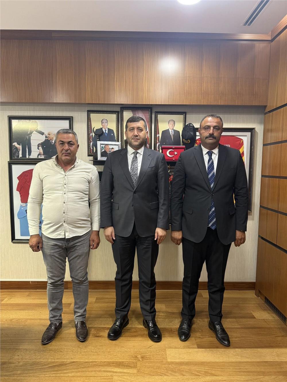 Belediye başkanı ve muhtardan MHP’li Ersoy’a istişare ziyareti Belediye başkanı ve muhtardan MHP’li Ersoy’a istişare ziyareti