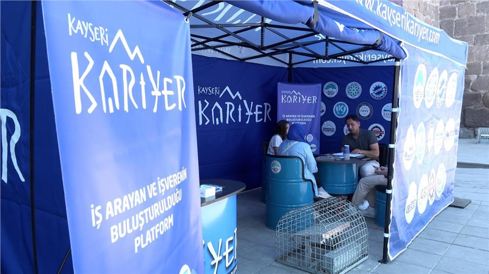 Büyükşehirin Kayseri Kariyer Merkezi, ilk 6 ayda bin 500’e yakın istihdama aracı oldu Büyükşehirin Kayseri Kariyer Merkezi, ilk 6 ayda bin 500’e yakın istihdama aracı oldu