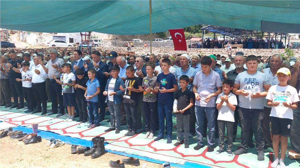 Develi'nin Çomaklı köyünde yağmur duası yapıldı Develi'nin Çomaklı köyünde yağmur duası yapıldı
