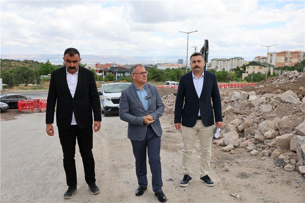 Erciyes Mahallesi’nde yol genişletme çalışmaları sürüyor