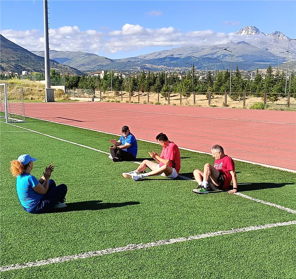 ERÜ’de ‘sabah sporu’ etkinliği başladı ERÜ’de ‘sabah sporu’ etkinliği başladı