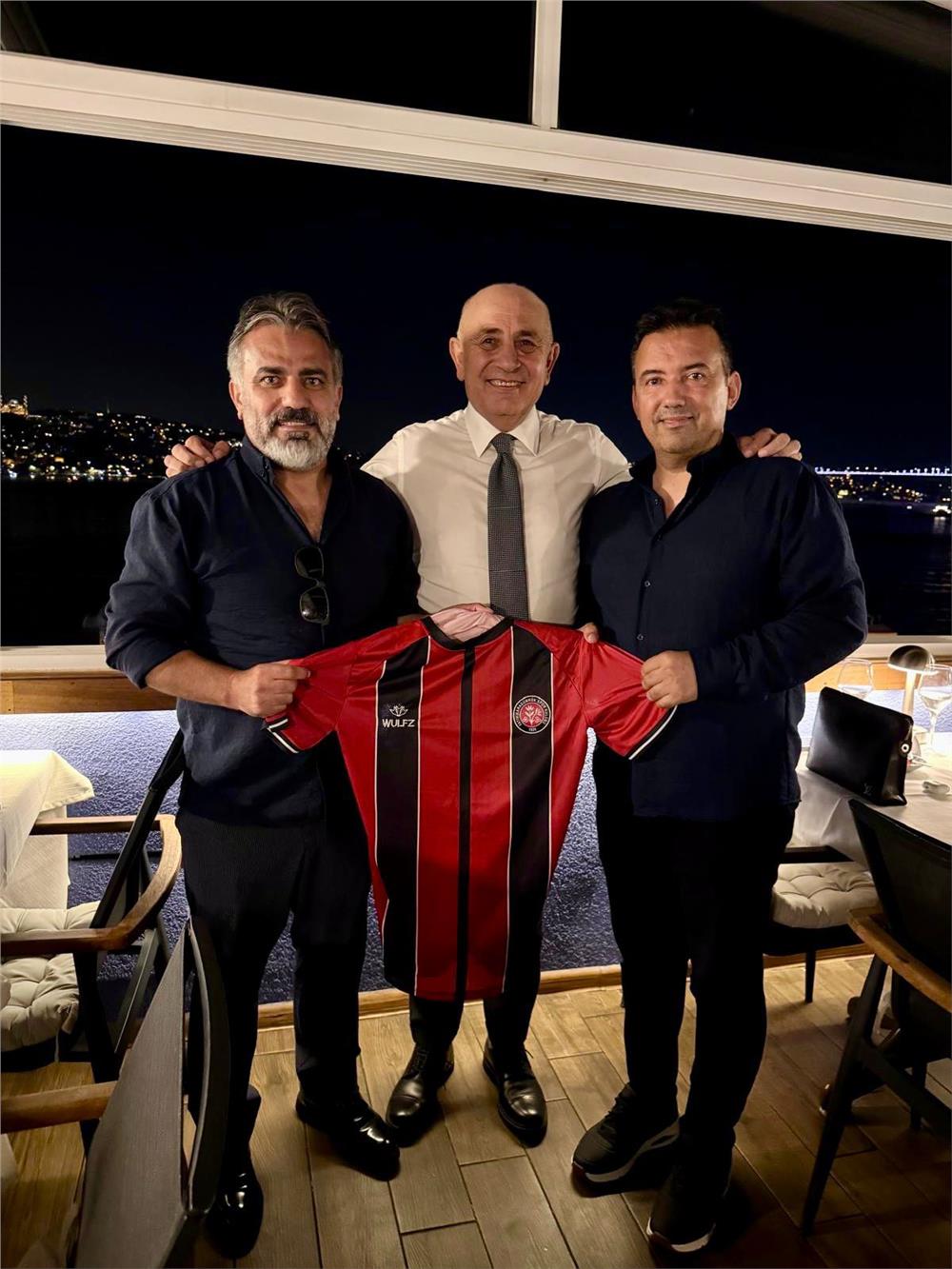 Fatih Karagümrük Başkanı Süleyman Hurma Kayseri’den Gelen Konuklarını Ağırladı
