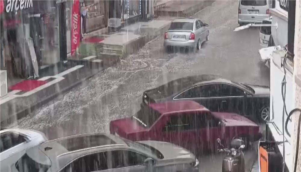 Kayseri Develi'de sağanak etkili oldu Kayseri Develi'de sağanak etkili oldu