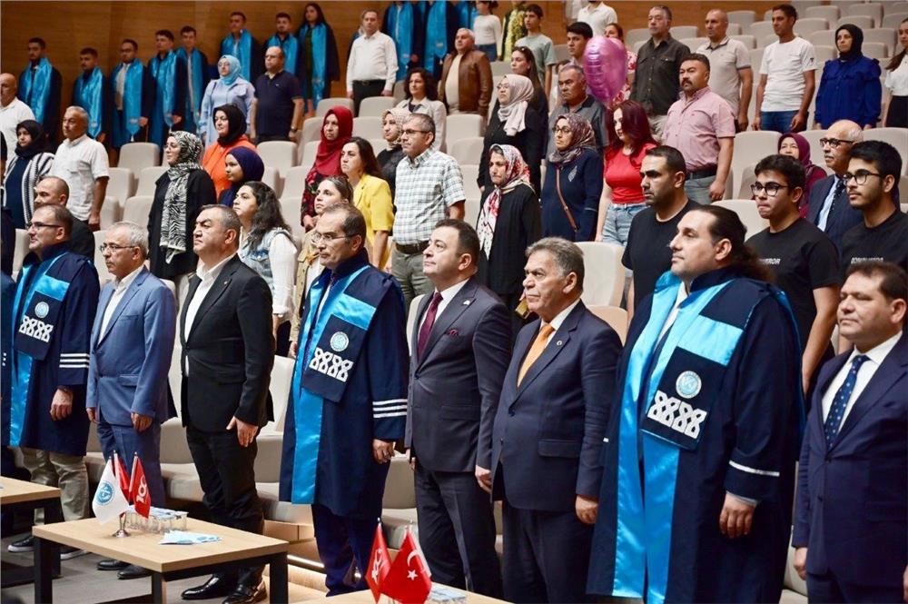 Kayseri Meslek Yüksekokulu ilk mezunlarını verdi Kayseri Meslek Yüksekokulu ilk mezunlarını verdi