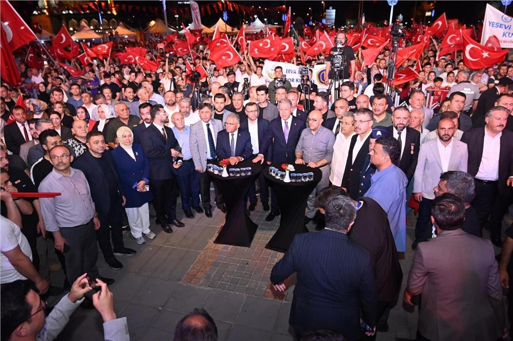 Kayseri OSB, 15 Temmuz Demokrasi ve Milli Birlik Günü’nde meydandaki yerini aldı Kayseri OSB, 15 Temmuz Demokrasi ve Milli Birlik Günü’nde meydandaki yerini aldı