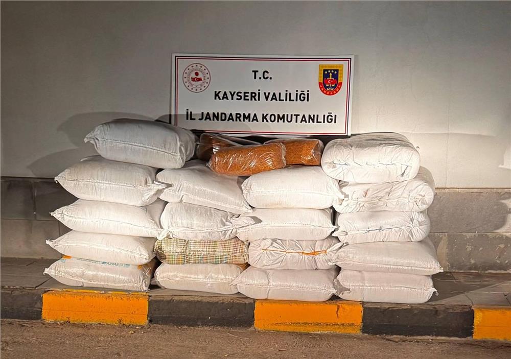 Kayseri'de 750 kilo bandrolsüz kıyılmış tütün ele geçirildi Kayseri'de 750 kilo bandrolsüz kıyılmış tütün ele geçirildi