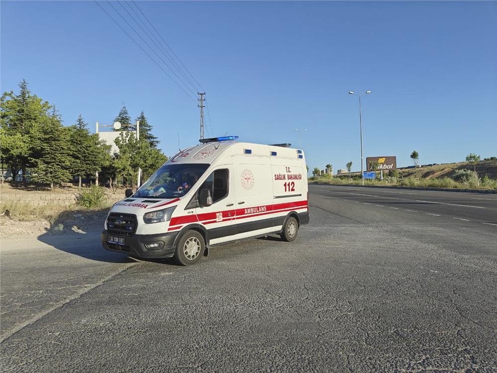 Kayseri'de silahlı kavga: 3 kişi yaralandı Kayseri'de silahlı kavga: 3 kişi yaralandı