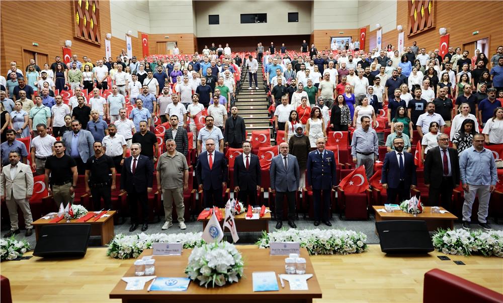 KAYÜ’de ‘Zaferin Adı Türkiye: Küresel Açıdan 15 Temmuz ve Darbe Direnişi’ konferansı KAYÜ’de ‘Zaferin Adı Türkiye: Küresel Açıdan 15 Temmuz ve Darbe Direnişi’ konferansı