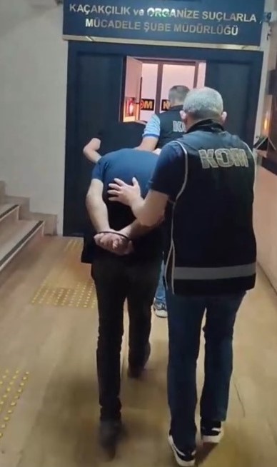 Ruhsatsız silah operasyonu: 2 gözaltı Ruhsatsız silah operasyonu: 2 gözaltı