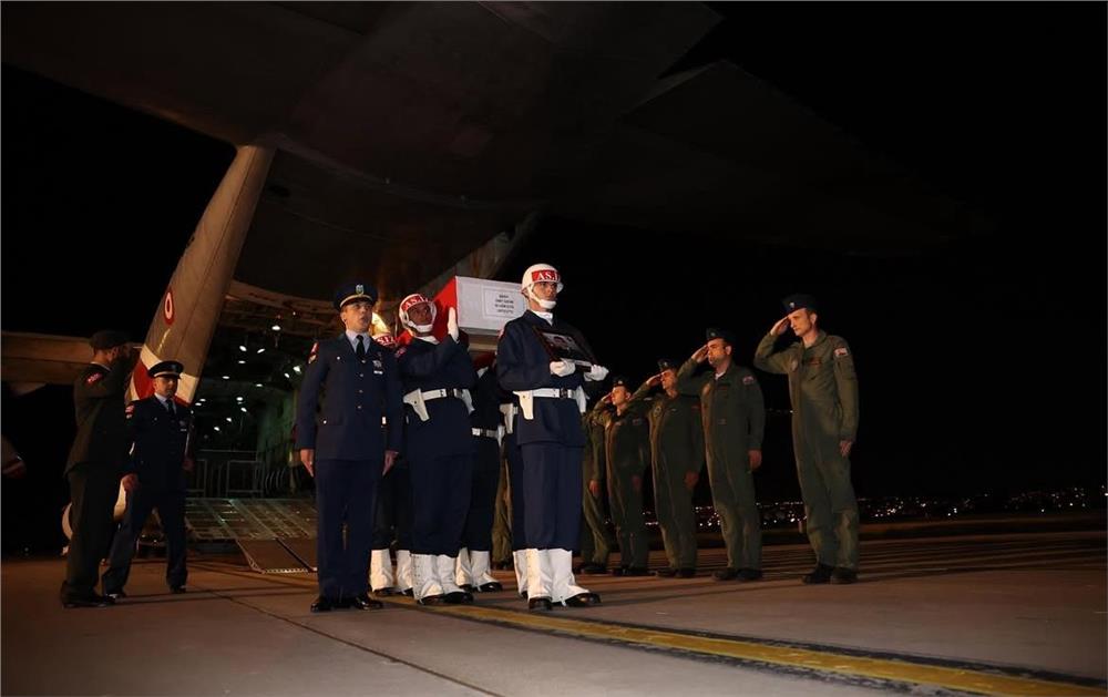 Şehit Ümit Üzüm'ün cenazesi Kayseri'ye getirildi Şehit Ümit Üzüm'ün cenazesi Kayseri'ye getirildi