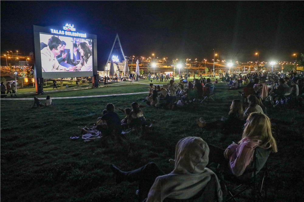 Talas'ta yaz akşamları daha renkli, daha canlı Talas'ta yaz akşamları daha renkli, daha canlı