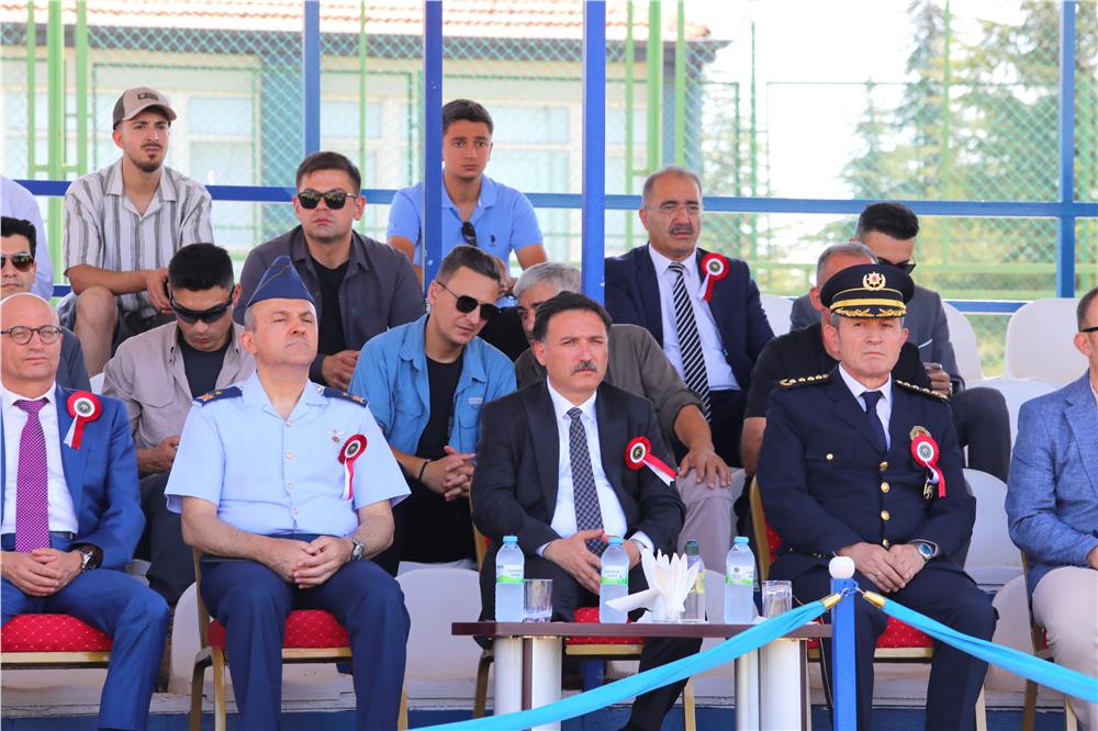 Vali Çiçek, 31'inci Dönem Polis Meslek Eğitim Merkezi Mezuniyet Töreni'ne Katıldı Vali Çiçek, 31'inci Dönem Polis Meslek Eğitim Merkezi Mezuniyet Töreni'ne Katıldı