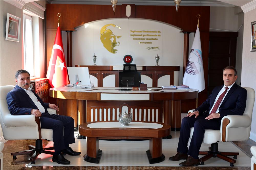 Vali Çiçek, Talas Kaymakamlığı ve SGK İl Müdürlüğünü Ziyaret Etti Vali Çiçek, Talas Kaymakamlığı ve SGK İl Müdürlüğünü Ziyaret Etti
