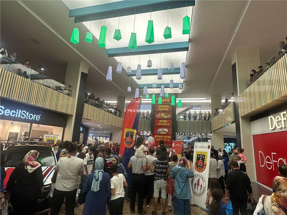 Bayramlar KUMSMALL'da bir başka Bayramlar KUMSMALL'da bir başka