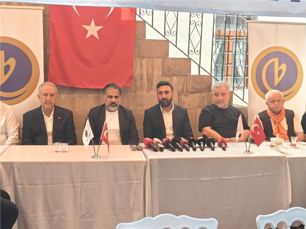 Birlik Vakfı Kayseri Şubesinden Yeni Dönem Mesajı Birlik Vakfı Kayseri Şubesinden Yeni Dönem Mesajı
