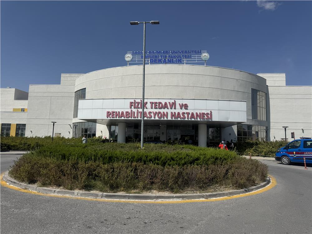 Hastanedeki Hasta Yakınlarına Etkinliklerle Moral Oluyor Hastanedeki Hasta Yakınlarına Etkinliklerle Moral Oluyor