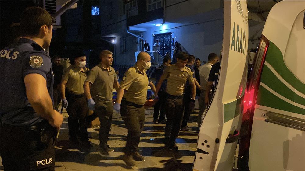 Eşini tabancayla öldüren koca, aynı silahla intihar etti Eşini tabancayla öldüren koca, aynı silahla intihar etti