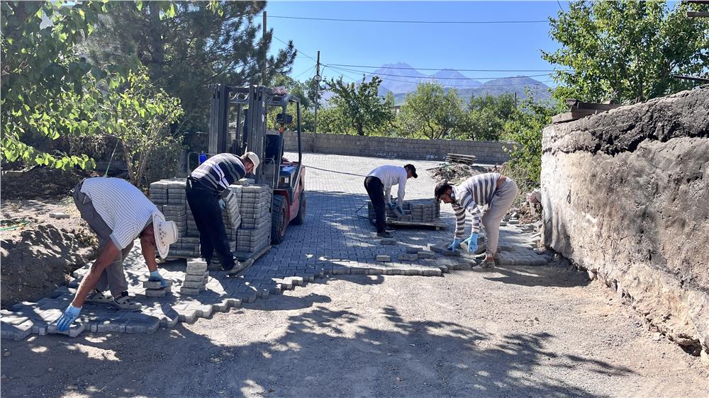 Hacılar’da Yol ve Altyapı Çalışmaları Hız Kesmeden Sürüyor