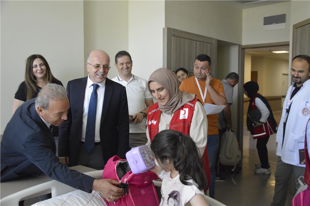 Hasta çocuklara kırtasiye desteği