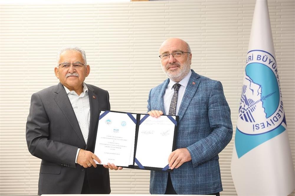 Kayseri Üniversitesi öğrencilerine sanat ve eğitim desteği Kayseri Üniversitesi öğrencilerine sanat ve eğitim desteği