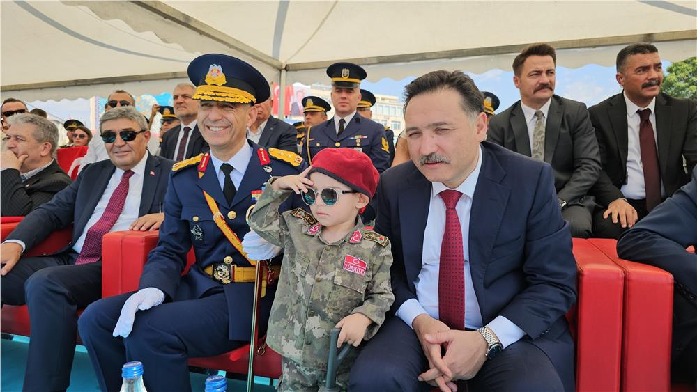 Kayseri'de Zafer Bayramı coşkusu Kayseri'de Zafer Bayramı coşkusu