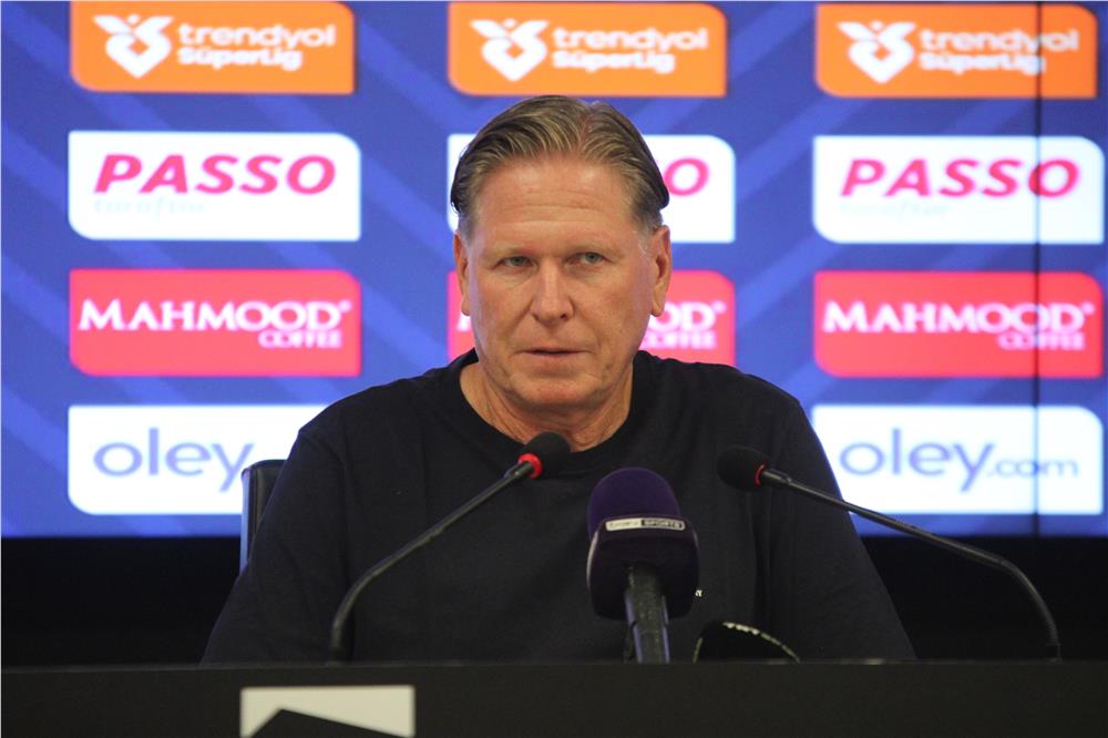 Markus Gisdol: Takım halinde çalışmaya ve zaman geçirmeye ihtiyacımız var Markus Gisdol: Takım halinde çalışmaya ve zaman geçirmeye ihtiyacımız var