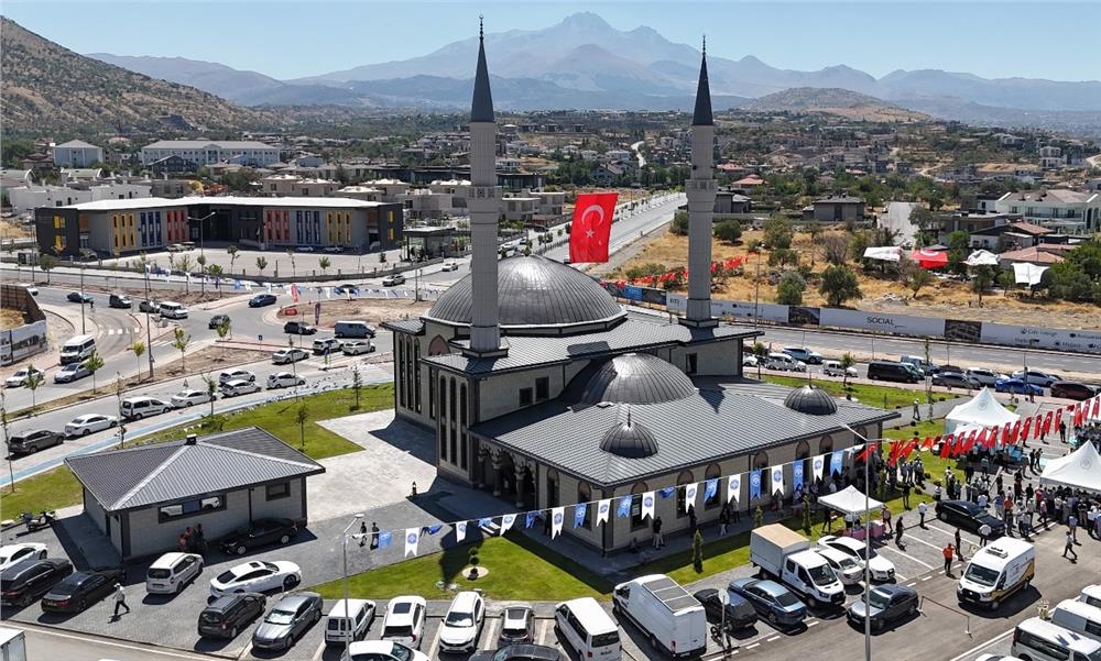Melikgazi’de Ali Erkara Cami Açıldı Melikgazi’de Ali Erkara Cami Açıldı