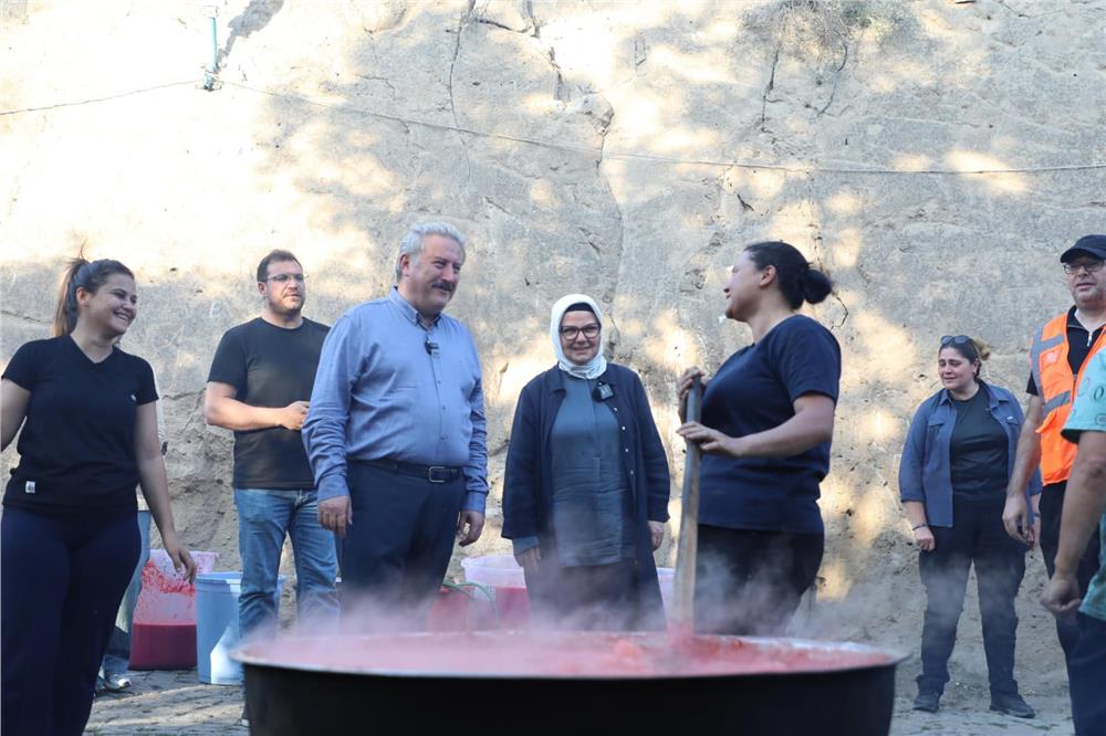 Melikgazi'de Salça günleri devam ediyor Melikgazi'de Salça günleri devam ediyor