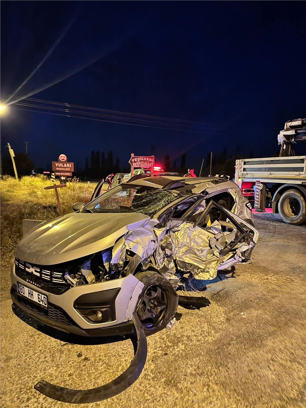 Otomobiller çarpıştı: 1 ölü 7 yaralı