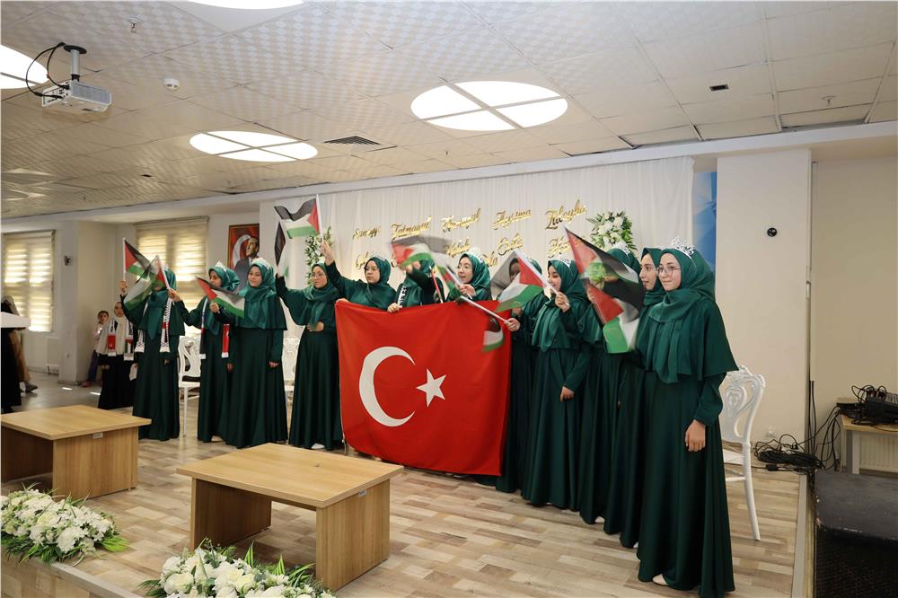 Yahyalı’da 12 Hafız Belgelerini Dualarla Aldı