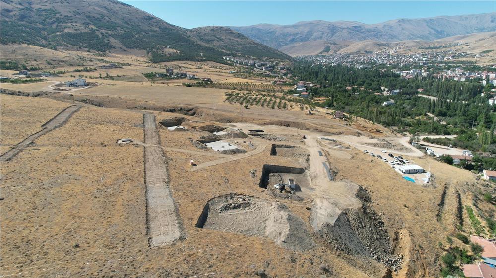 Yahyalı'da yeni TOKİ konutları çalışmaları tüm hızıyla sürüyor Yahyalı'da yeni TOKİ konutları çalışmaları tüm hızıyla sürüyor