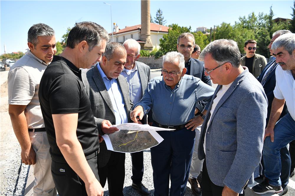 Başkan Büyükkılıç Hacılar Kayseri Caddesi Yenileme Çalışmalarını İnceledi
