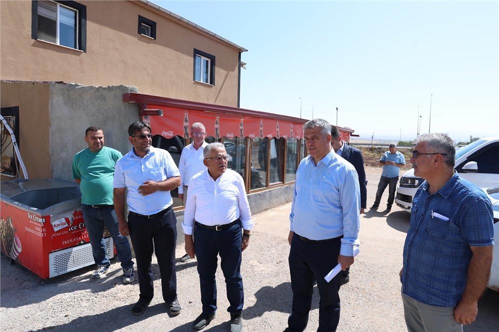 Başkan Büyükkılıç’tan Sarıoğlan’a yatırım ve hizmet çıkarması Başkan Büyükkılıç’tan Sarıoğlan’a yatırım ve hizmet çıkarması