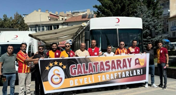 Galatasaray taraftarları kan bağışı için yarıştı Galatasaray taraftarları kan bağışı için yarıştı