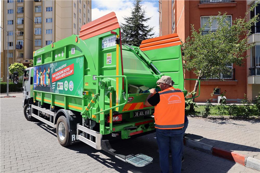 Talas Belediyesi’nden geri dönüşüm hamlesi Talas Belediyesi’nden geri dönüşüm hamlesi