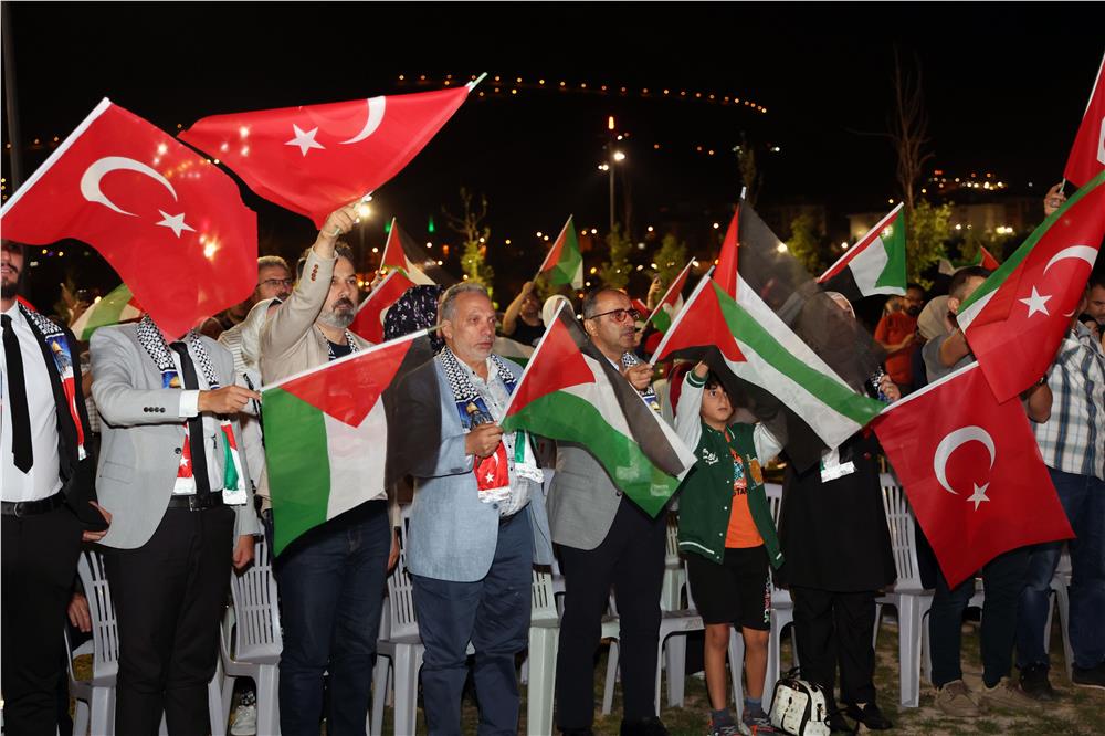 Talas’ta Vicdanın Sesi Gazze Buluşması Duygu Dolu Anlara Sahne Oldu Talas’ta Vicdanın Sesi Gazze Buluşması Duygu Dolu Anlara Sahne Oldu