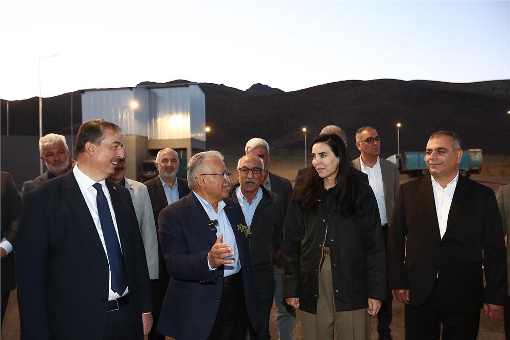Başkan Büyükkılıç Yeşilhisar’da: Atıklar Ekonomiye Kazandırılıyor Başkan Büyükkılıç Yeşilhisar’da: Atıklar Ekonomiye Kazandırılıyor