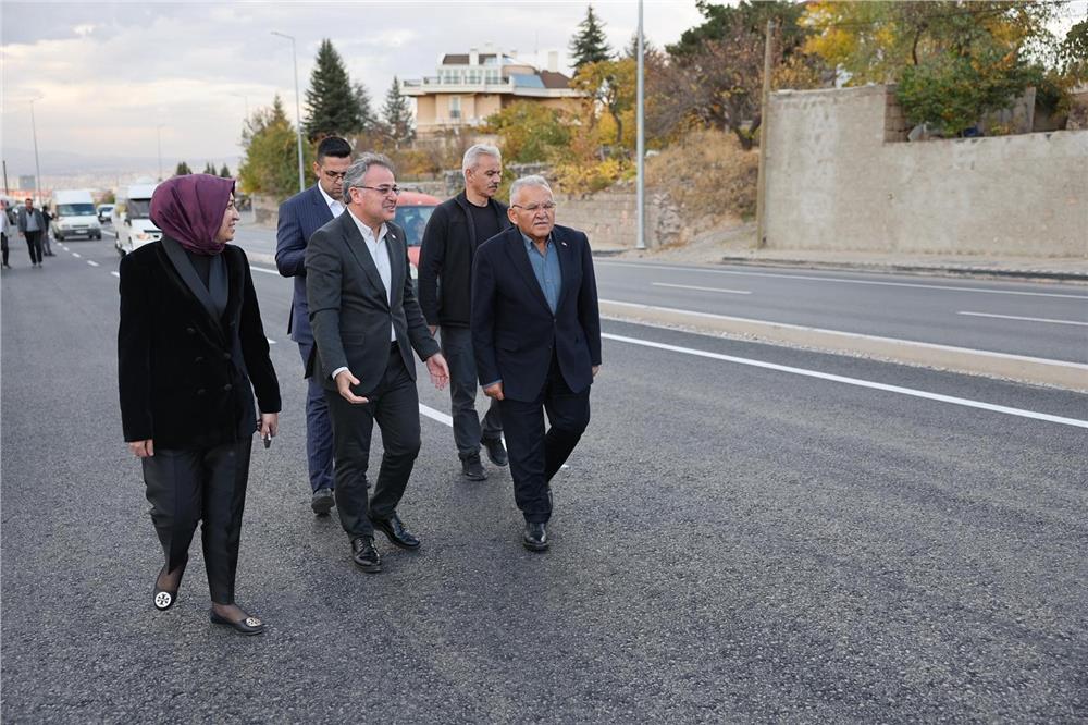 Başkan Özdoğan duyurdu: Kayseri Caddesi ve Hacılar Meydanı'nda çalışmalar tamamlandı Başkan Özdoğan duyurdu: Kayseri Caddesi ve Hacılar Meydanı'nda çalışmalar tamamlandı
